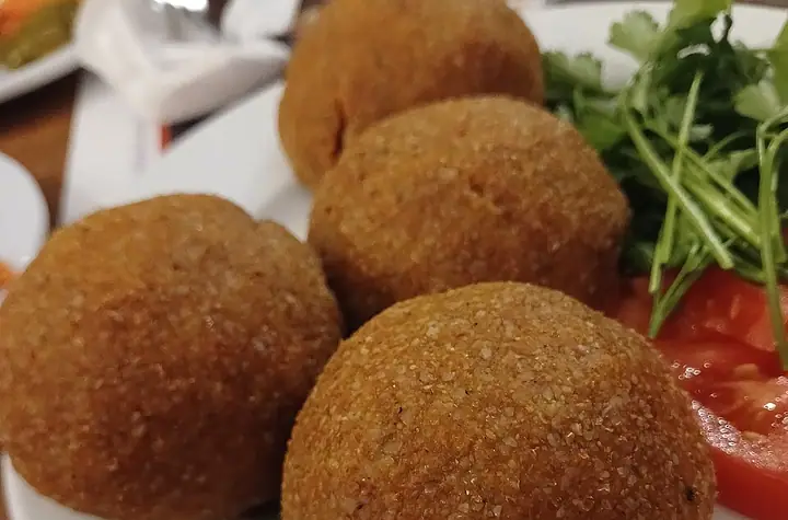 İçli Köfte (2 adet)